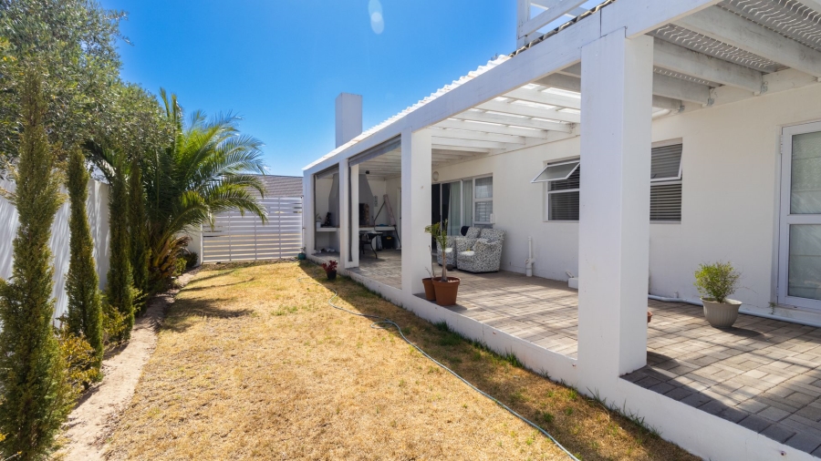 4 Bedroom Property for Sale in Golden Mile Western Cape